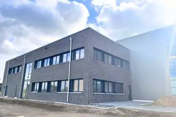 Das neue Hauptgebäude in der Heinrich-Büssing-Straße