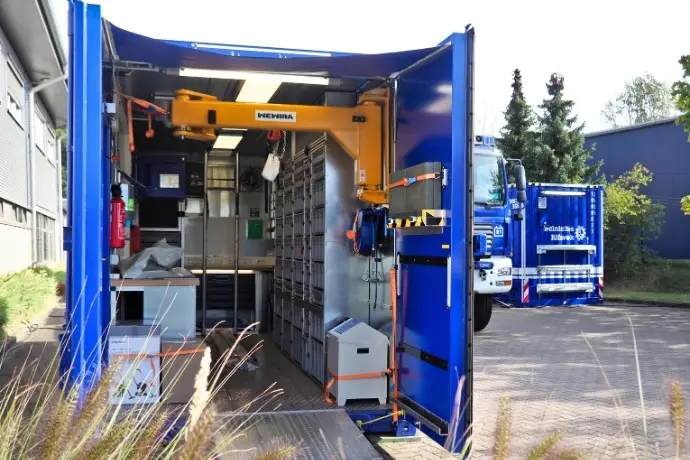 Die Innenansicht eines vollausgestatteten Werkstattcontainers der CHS Container Group.