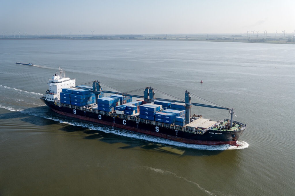 Neue Container von CHS für BOCS auf ihrer Überfahrt