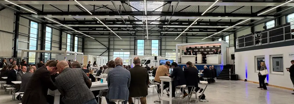 Innenansicht der neuen Produtkionshalle für Modulbauten und Raumelemente