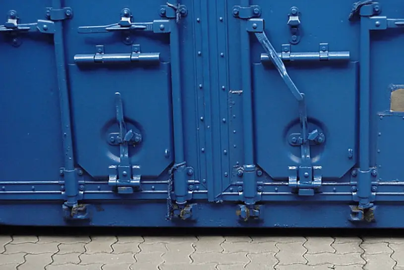 Die Ladeklappen eines Bulkcontainers