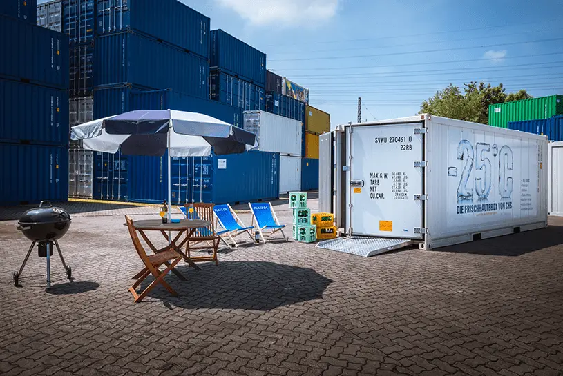 Ein Kühlcontainer der CHS Container Group auf dem Depot. 