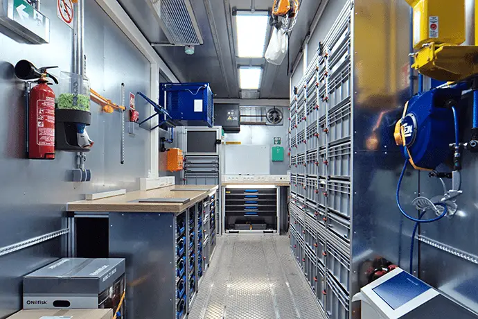Teaserbild-Spezialcontainer Die Innenansicht eines vollausgestatteten Werkstattcontainers der CHS Container Group.